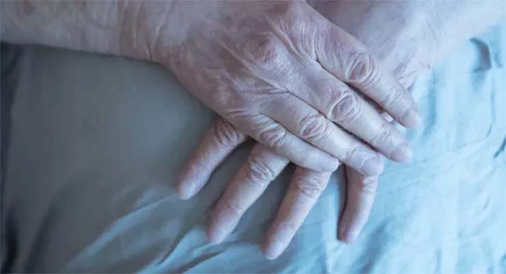 Fin de vie : des soignants dénoncent une «parodie» de consultation – Europe1
